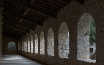 Personer kommer og går – Institutioner består.